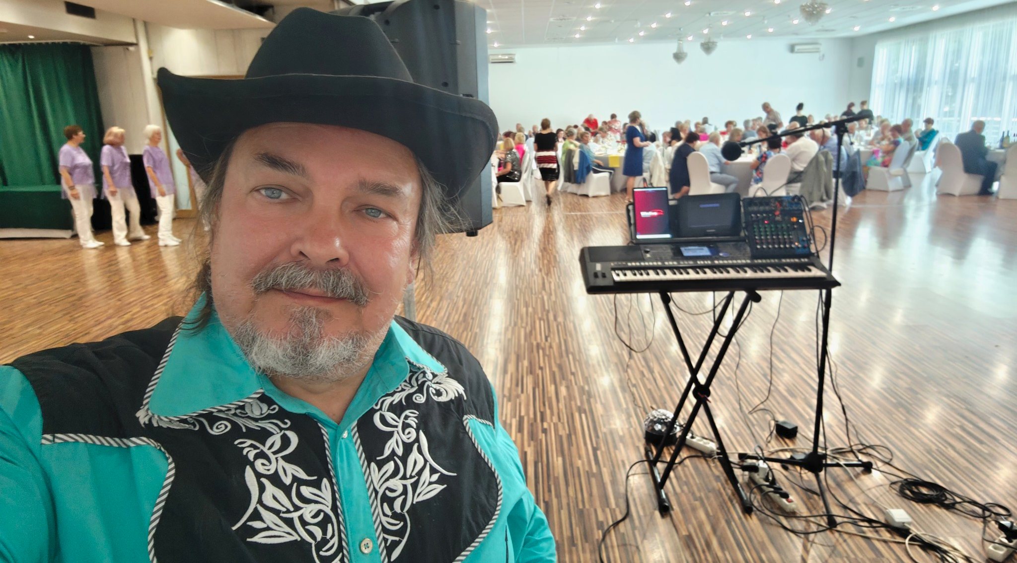 Domov - zivahudbaoravik.sk